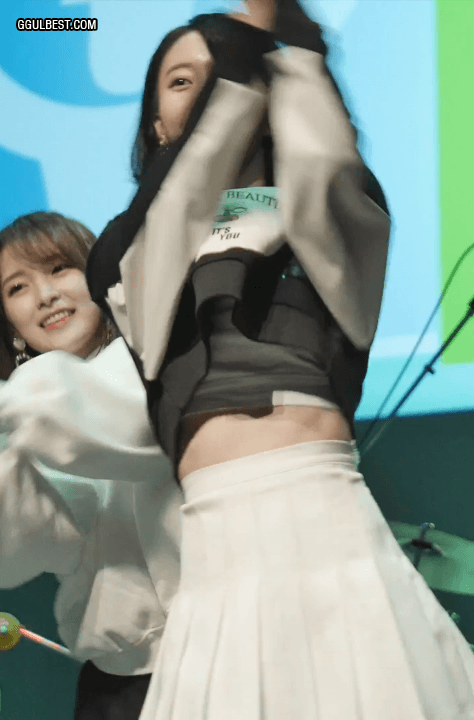 오마이걸 비니 초근접... 살랑살랑 몸짓...gif | 인스티즈