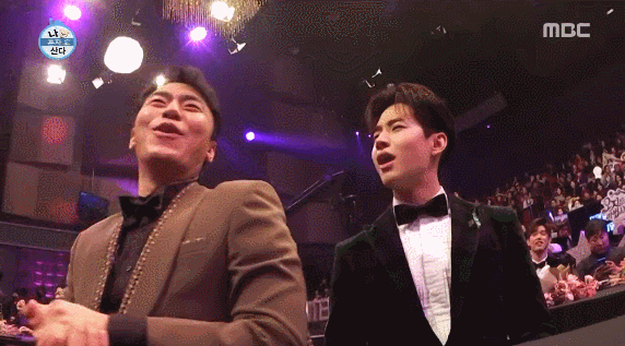 박나래의 축하무대를 보는 나혼자산다 가족들 반응ㅋㅋㅋㅋㅋㅋㅋㅋㅋㅋㅋ.jpgif | 인스티즈