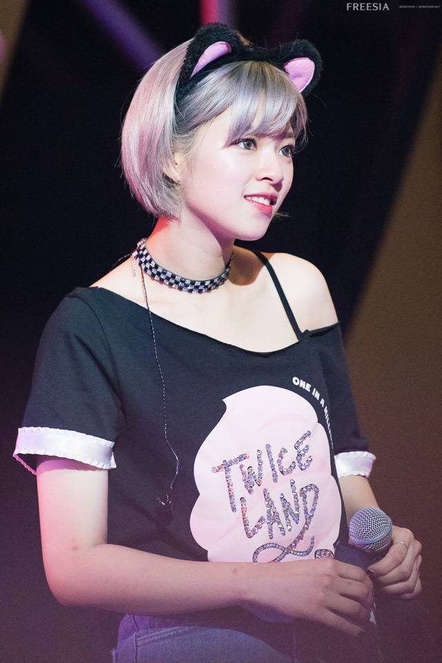 은발로 염색하고 물오른 트와이스 정연 | 인스티즈