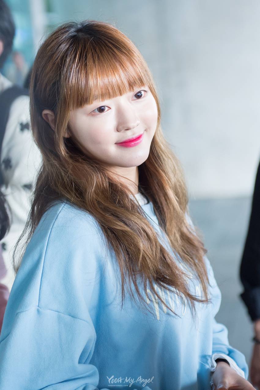 볼이랑 입술이 귀여운 오마이걸 유아 | 인스티즈