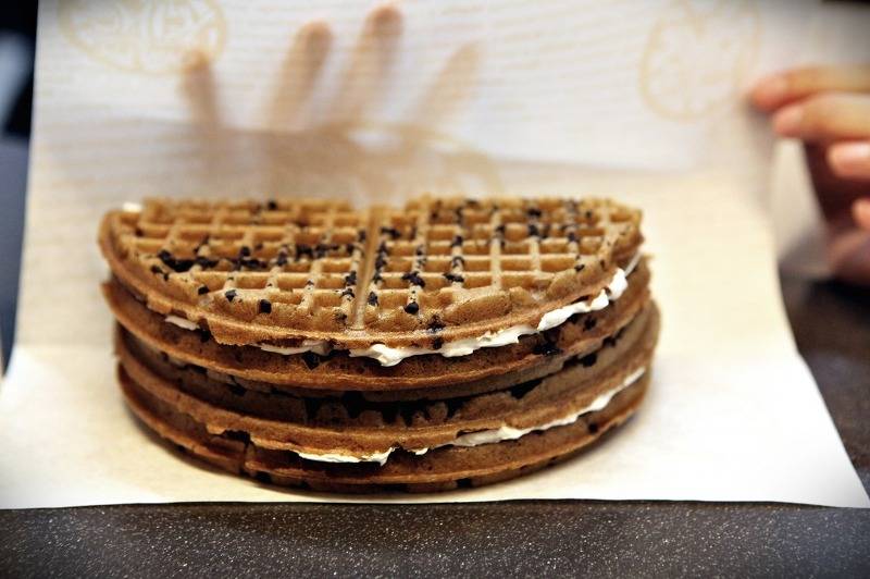 [와플] 길거리에서 파는 스타일의 얇은 와플 | 인스티즈