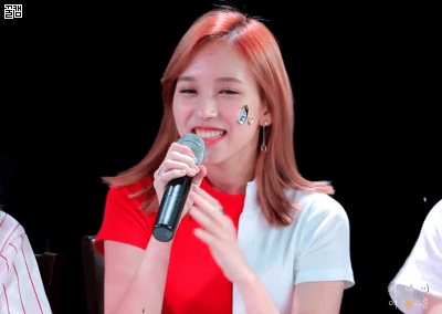 트와이스] 미나는 뽀뽀쟁이....우히히히 | 인스티즈