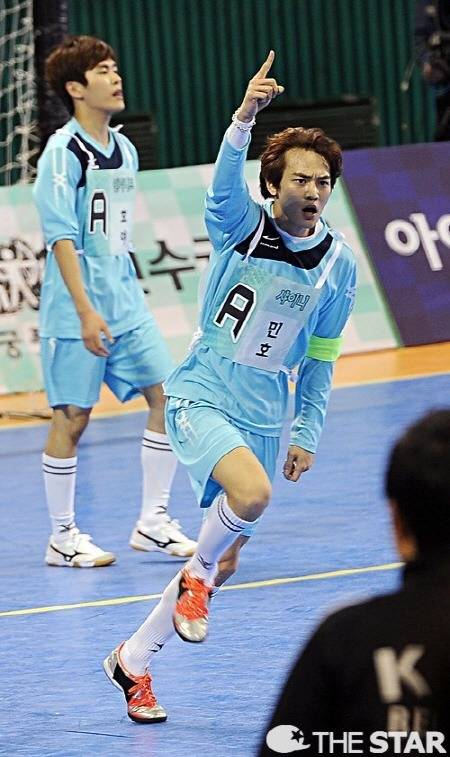 샤이니 민호 이마 전후.jpg | 인스티즈