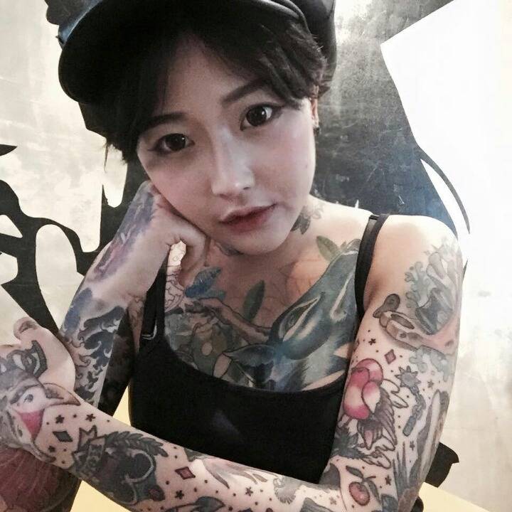 온몸 문신녀.jpg | 인스티즈