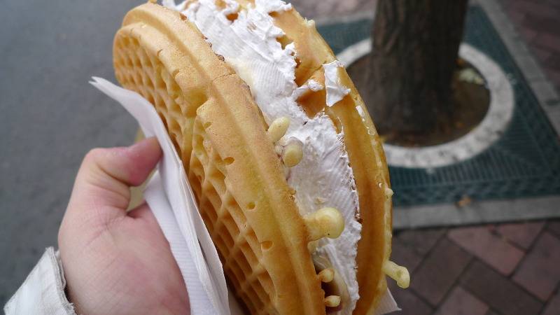 [와플] 길거리에서 파는 스타일의 얇은 와플 | 인스티즈