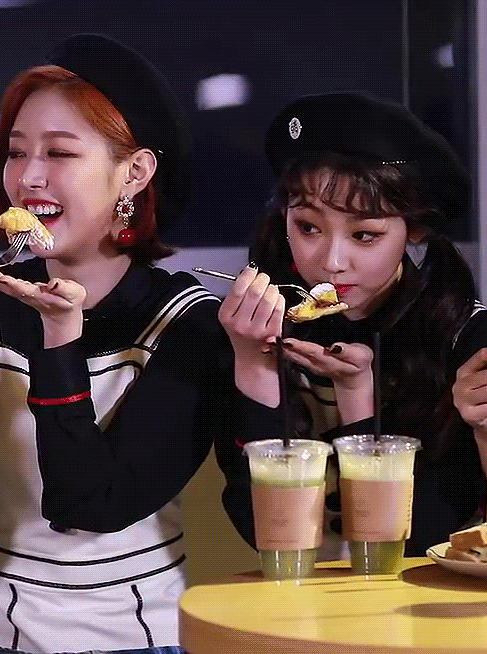 케이크 냄새에 반한 강미나.gif | 인스티즈