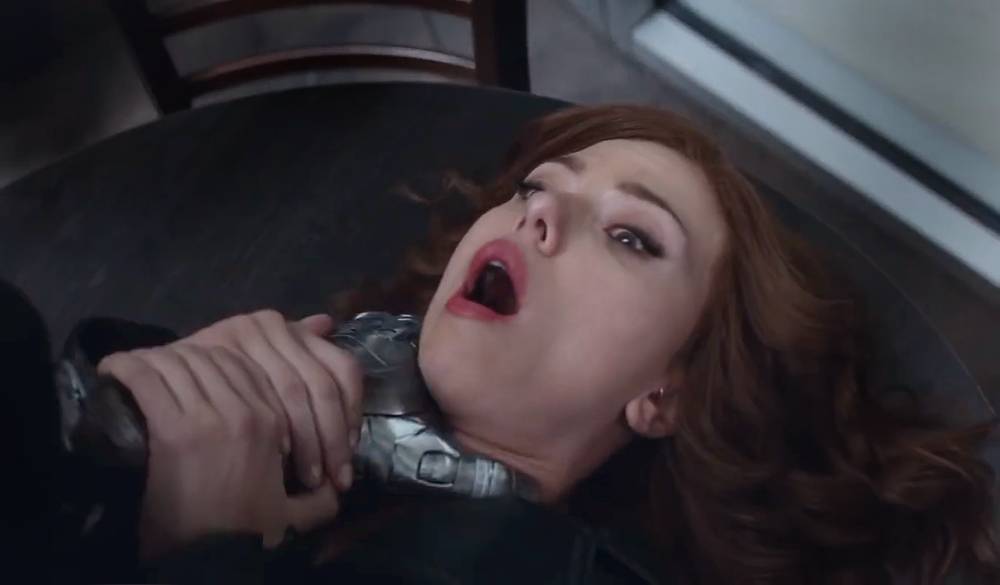 누가 더 강한지 우열을 가리기 힘든 두 여자 | 인스티즈