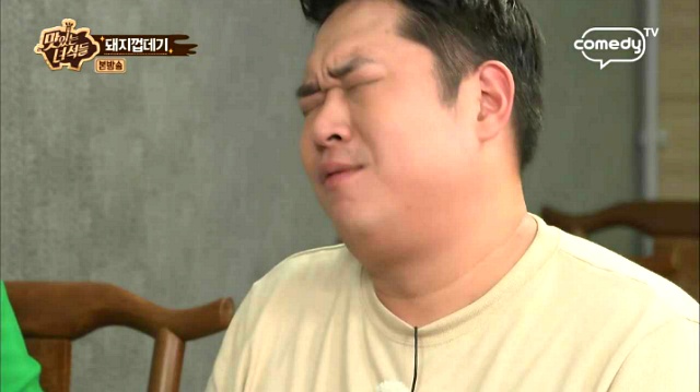 돼지껍데기 유통(유두 달려있는 가슴부위) 보고 어쩔 줄 모르는 문세윤 (feat. 맛있는 녀석들) | 인스티즈