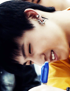 특이한 점(•) 가지고있는 아이돌 두명 | 인스티즈