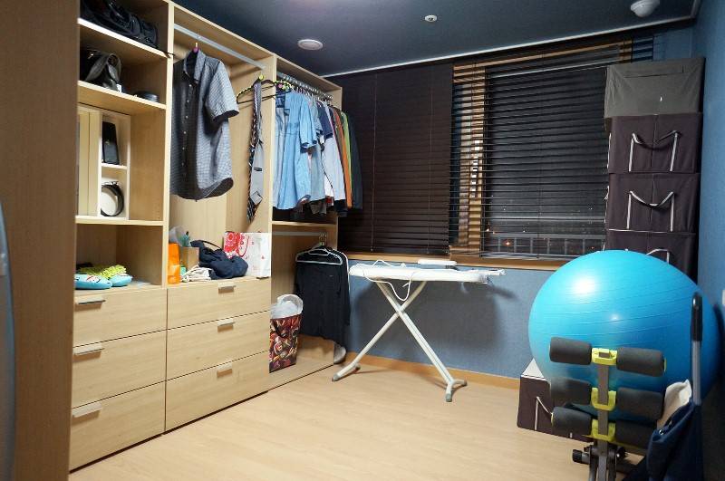 웹툰 데뷔 13년차 신인 변태 만화가 유부남의 집 | 인스티즈