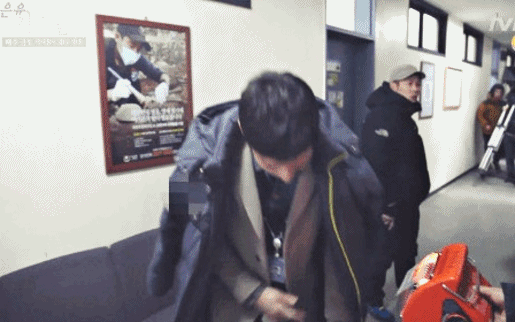 [시그널] 실제로 금이야 옥이야 여왕님 모시듯 김혜수를 대하는 이제훈 | 인스티즈