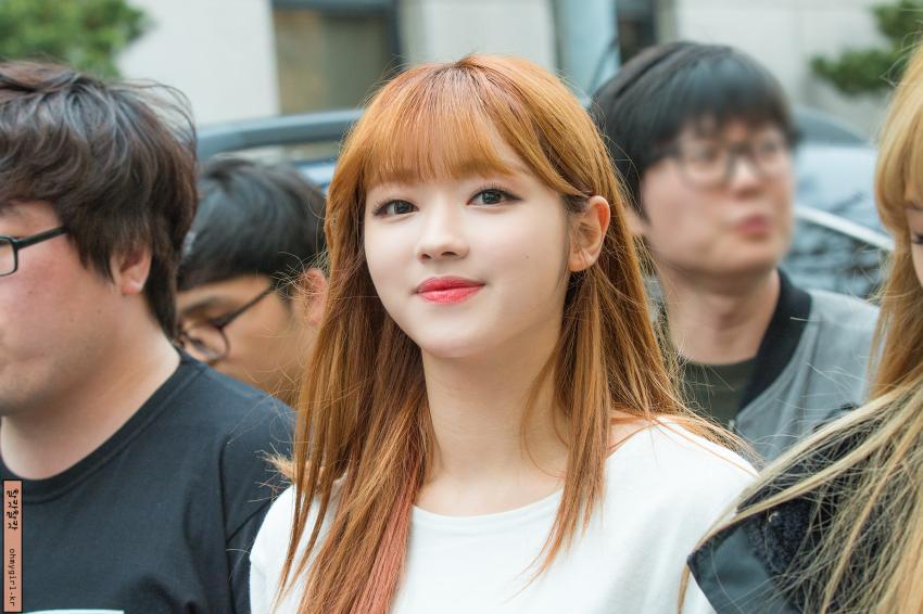 볼이랑 입술이 귀여운 오마이걸 유아 | 인스티즈