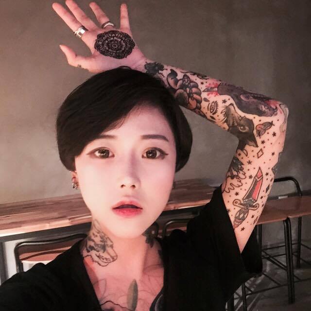 온몸 문신녀.jpg | 인스티즈