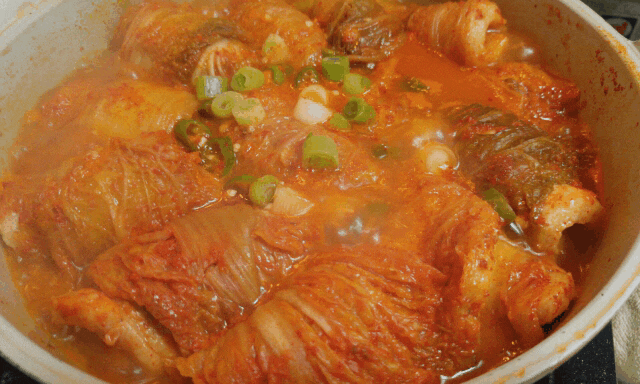 얼큰함! 칼칼함! 김치말이 삼겹살찜 gifjpg | 인스티즈