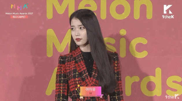 오늘자 멜론뮤직어워드 아이유 레드카펫 | 인스티즈