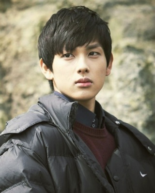 임시완 김우빈 조합의 재미지게 주식 가르쳐 주는 매우 교육적인 드라마 가상 시놉.txt | 인스티즈