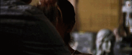 키가 커서 키스할때 상대 배우를 들고함.gif | 인스티즈