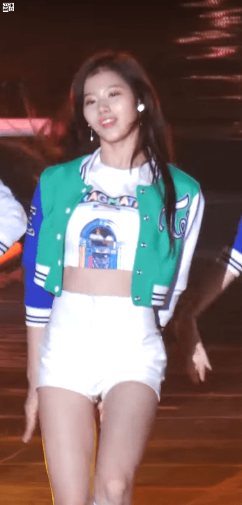 트와이스 사나 의외의 허벅지 | 인스티즈