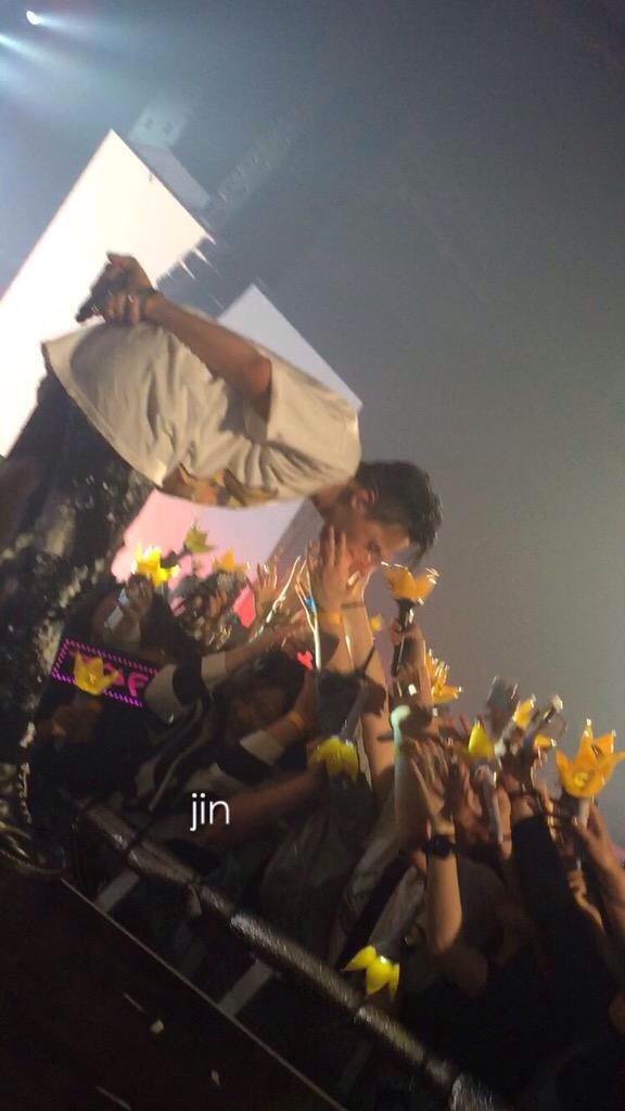 지드래곤이 자주하는 팬서비스의 최후.jpgif | 인스티즈