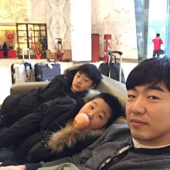 이기홍 어릴 때 사진.twt | 인스티즈