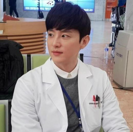 현실적으로 대학교 탑에 매우 잘 어울리는 남자외모 | 인스티즈