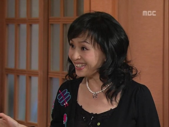 [거침없이하이킥] 가사도우미한테 미안해서 일을 못시키는 문희ㅠㅠ.jpg | 인스티즈