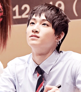 특이한 점(•) 가지고있는 아이돌 두명 | 인스티즈