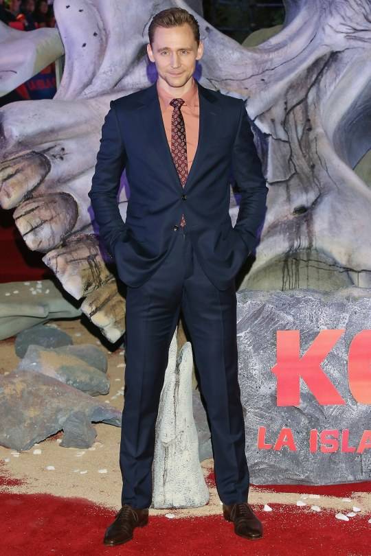 [GQ] 2017년 가장 스타일리시한 인물로 선정된 톰 히들스턴 수트 모음 | 인스티즈