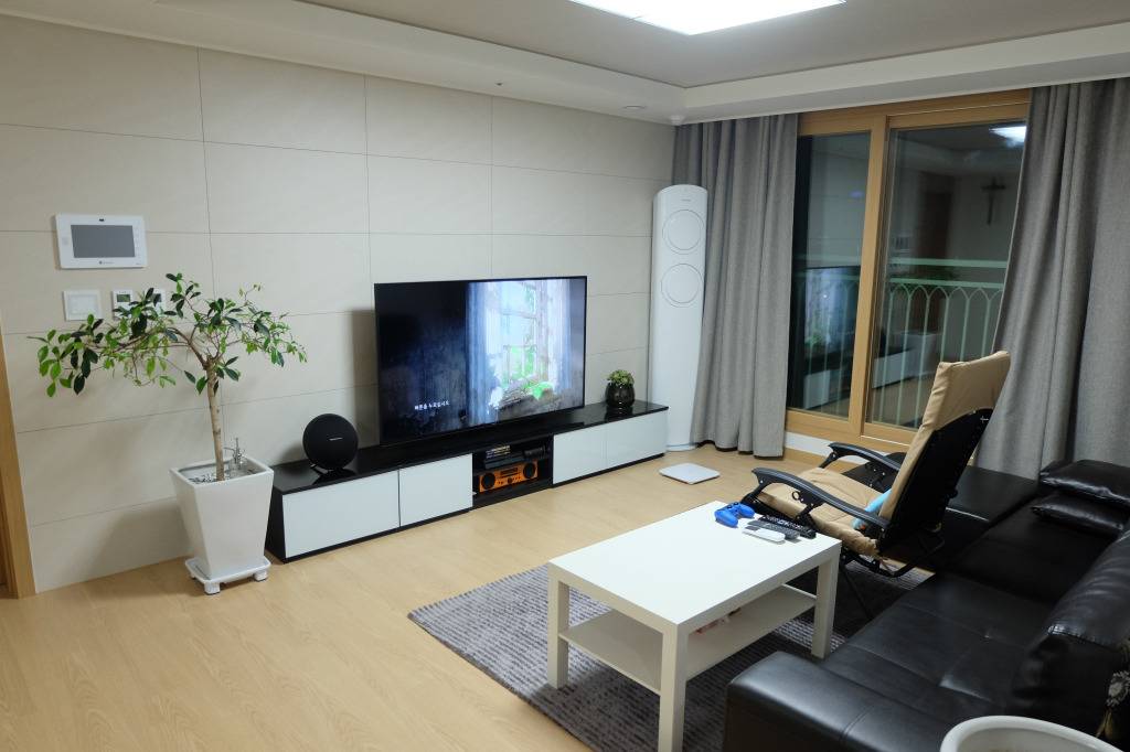 웹툰 데뷔 13년차 신인 변태 만화가 유부남의 집 | 인스티즈