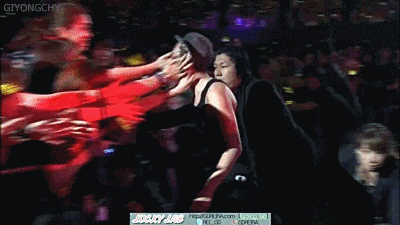 지드래곤이 자주하는 팬서비스의 최후.jpgif | 인스티즈