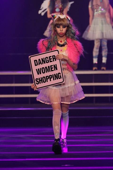 일본에서 타투 스타킹을 유행시킨 장본인 | 인스티즈