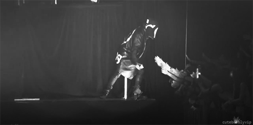 지드래곤이 자주하는 팬서비스의 최후.jpgif | 인스티즈