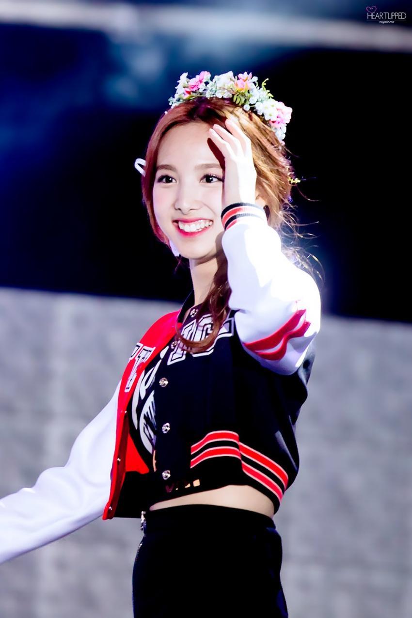 트와이스)부산 아송페 화관쓴 나연 잔망끼 | 인스티즈