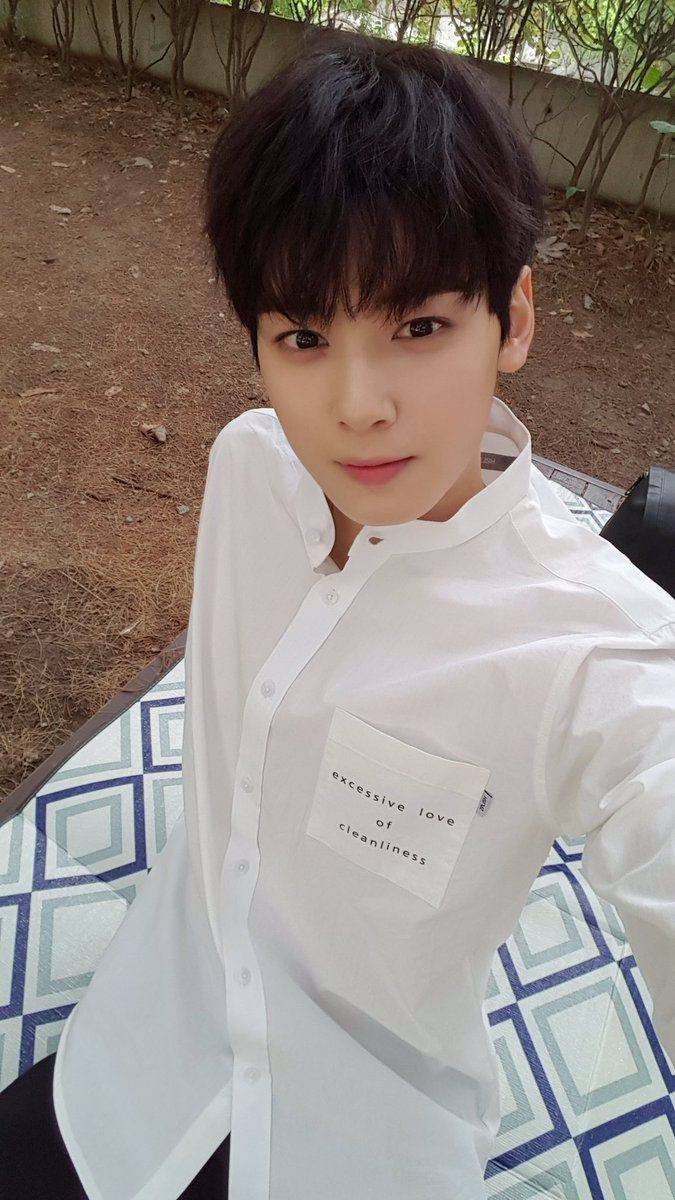 남잔데 왜 차은우라는 분한테 자꾸 눈길이 가는거죠? | 인스티즈