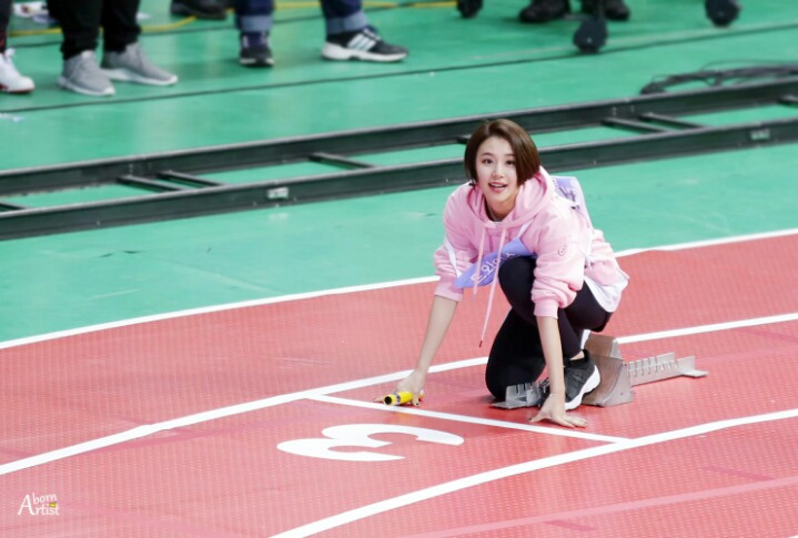 계주 준비하는 트와이스 채영.jpg | 인스티즈