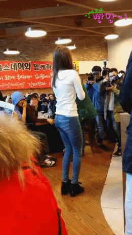 남자들이 좋아하는 뒷태.gif | 인스티즈