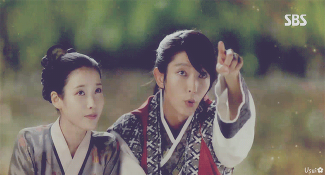 [달의연인] 모태솔로 왕소 마음에 불지르는 해수.gif | 인스티즈