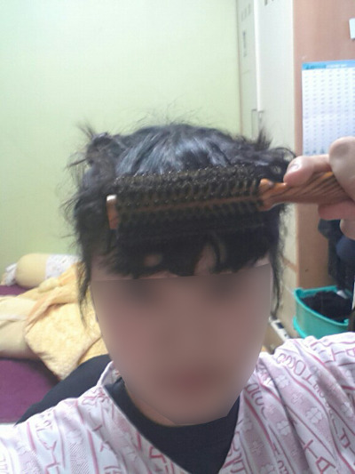 여고생의 집에서 하는 앞머리파마 | 인스티즈