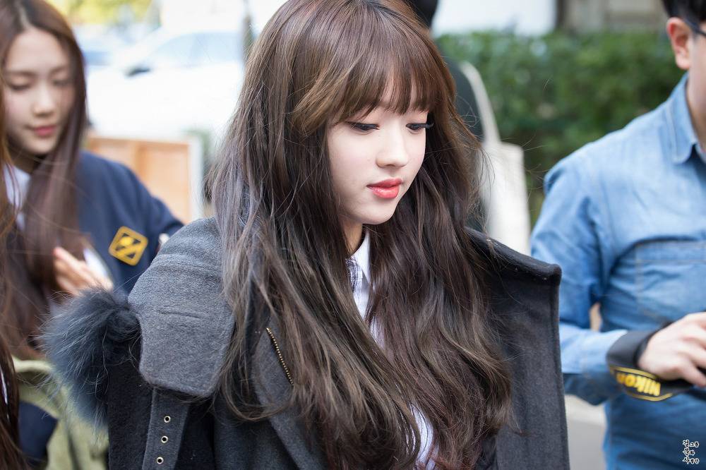 볼이랑 입술이 귀여운 오마이걸 유아 | 인스티즈