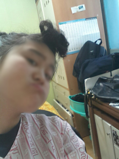 여고생의 집에서 하는 앞머리파마 | 인스티즈