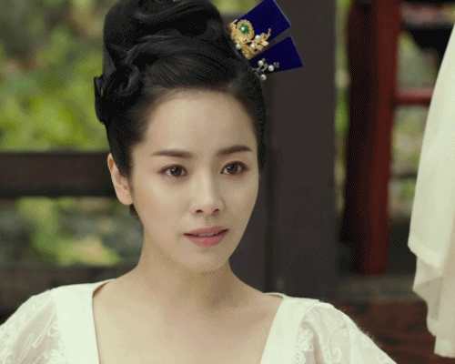 과거로 돌아가 현실로 함께 돌아올 여인 고르기 | 인스티즈