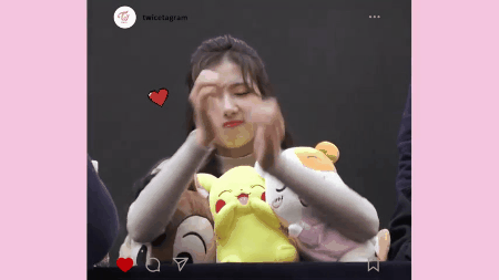 트와이스) 사나의 부채질 과 하트 | 인스티즈