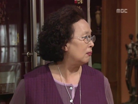 [거침없이하이킥] 가사도우미한테 미안해서 일을 못시키는 문희ㅠㅠ.jpg | 인스티즈