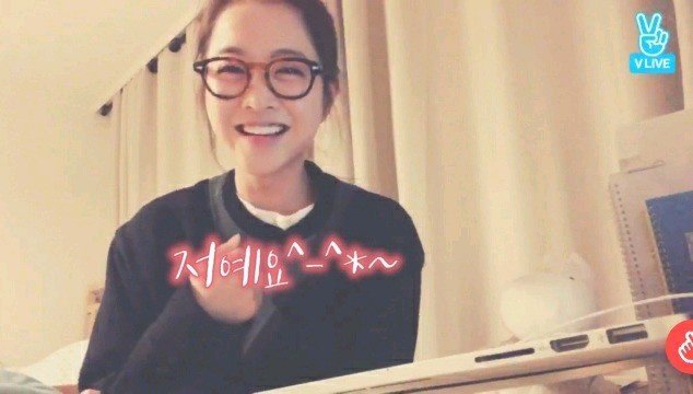 지하철 탔는데 옆자리에 본인 영상보는 시민을 만난 박보영.jpg | 인스티즈