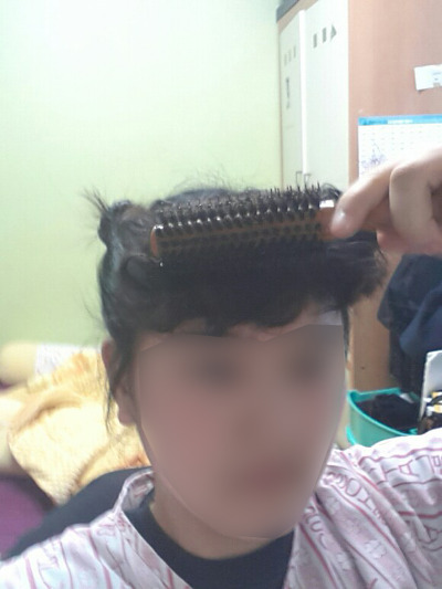 여고생의 집에서 하는 앞머리파마 | 인스티즈