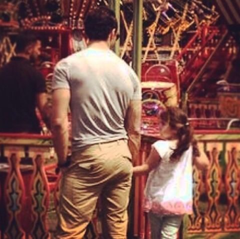 [데이비드간디] 잘생긴 남자가 나타날때 주위 반응과 같이 찍은 모습들 | 인스티즈