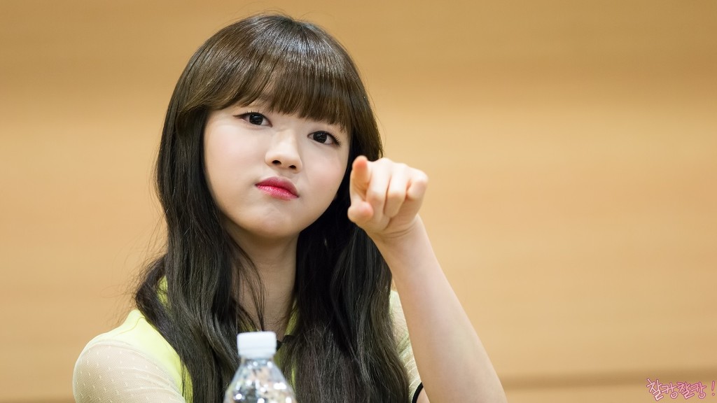 볼이랑 입술이 귀여운 오마이걸 유아 | 인스티즈