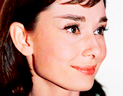 우아한 지성미 오드리 헵번 vs 나른한 섹시미 마릴린 먼로 | 인스티즈