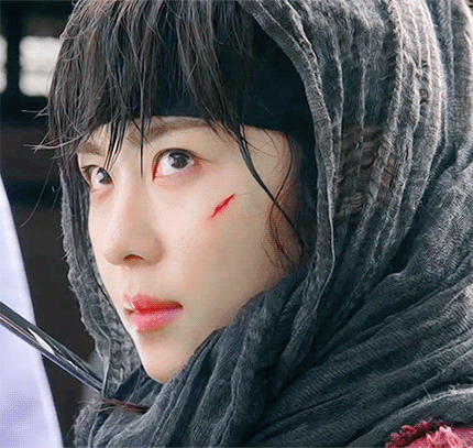 어느 연예인의 무섭도록 한결같은 협찬사진.jpg | 인스티즈