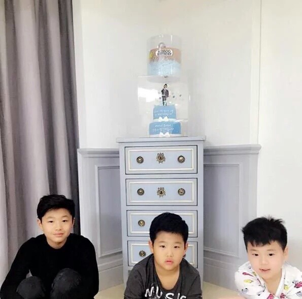 이기홍 어릴 때 사진.twt | 인스티즈